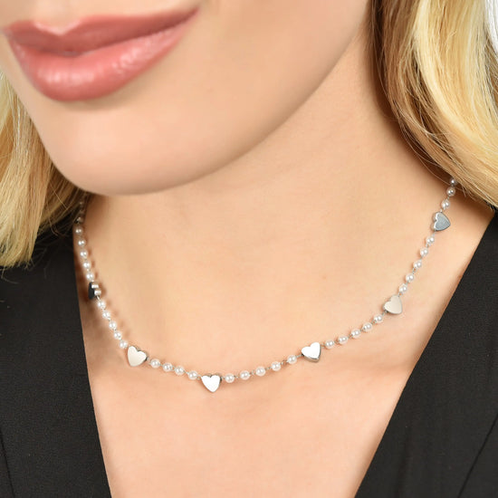 COLLANA DONNA IN ACCIAIO CON PERLE BIANCHE E CUORI