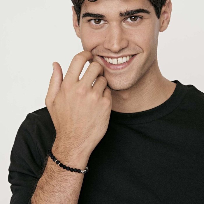 Bracelet en acier avec pierres noires