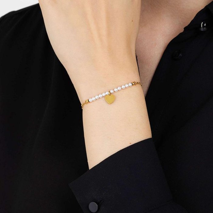 Bracciale in acciaio ip gold con cuore e perle bianche