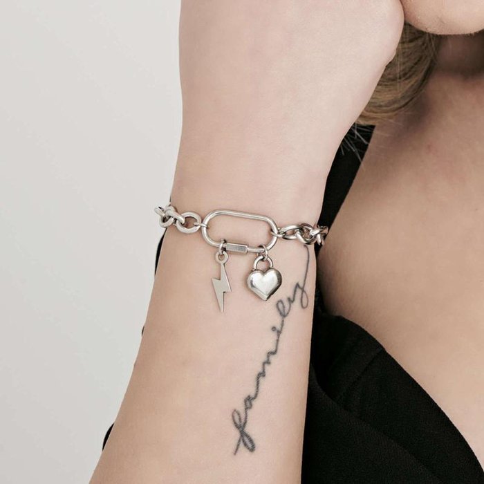 Bracciale in acciaio con fulmine e cuore