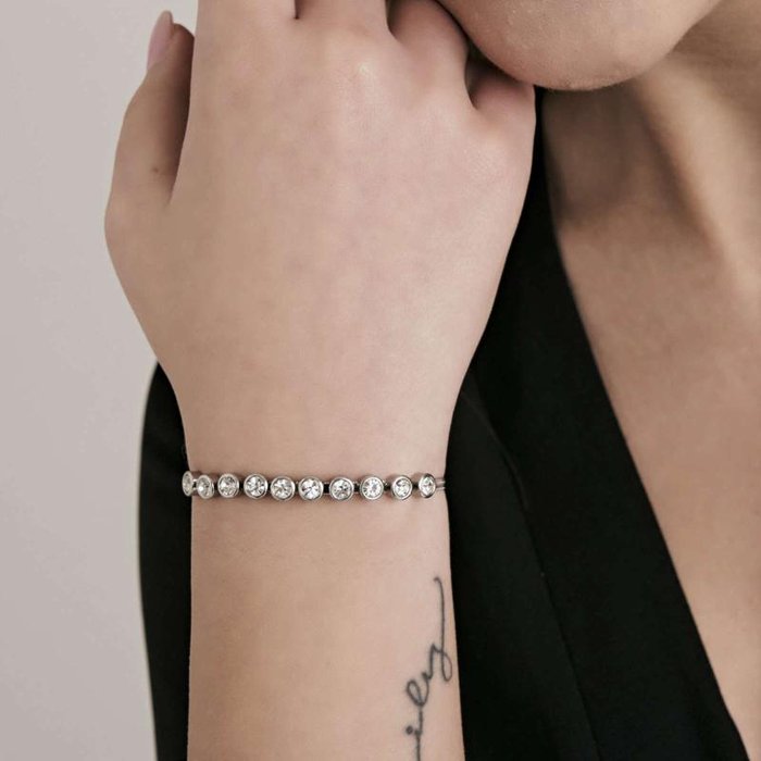 Bracciale in acciaio con pietre bianche