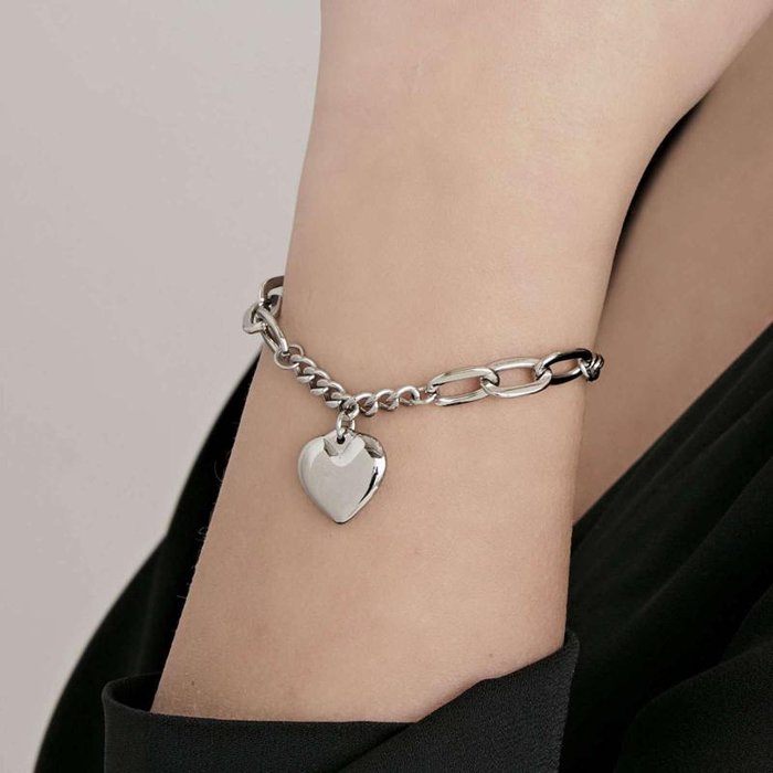 Bracciale in acciaio con cuore