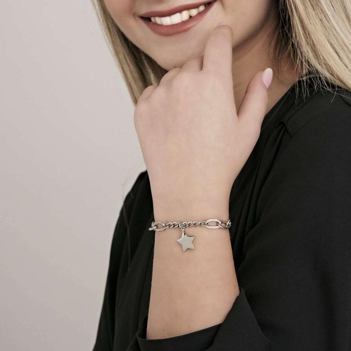 Bracelet en acier avec étoile