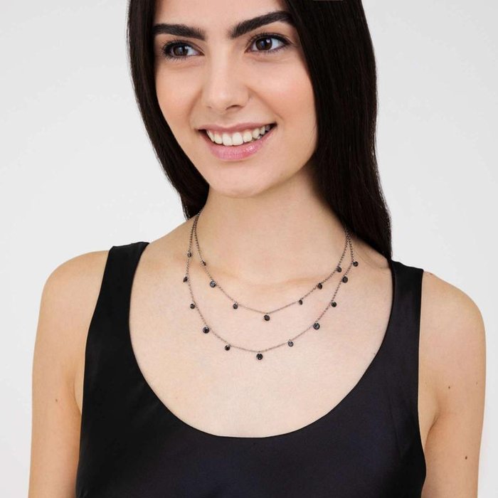 Collana in acciaio con cristalli neri