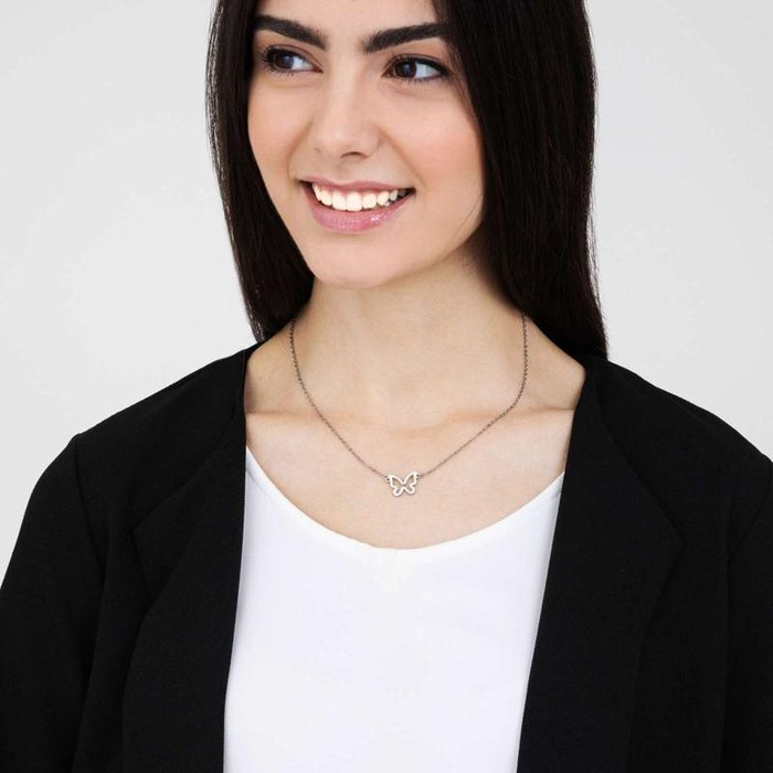 Collana in acciaio con farfalla