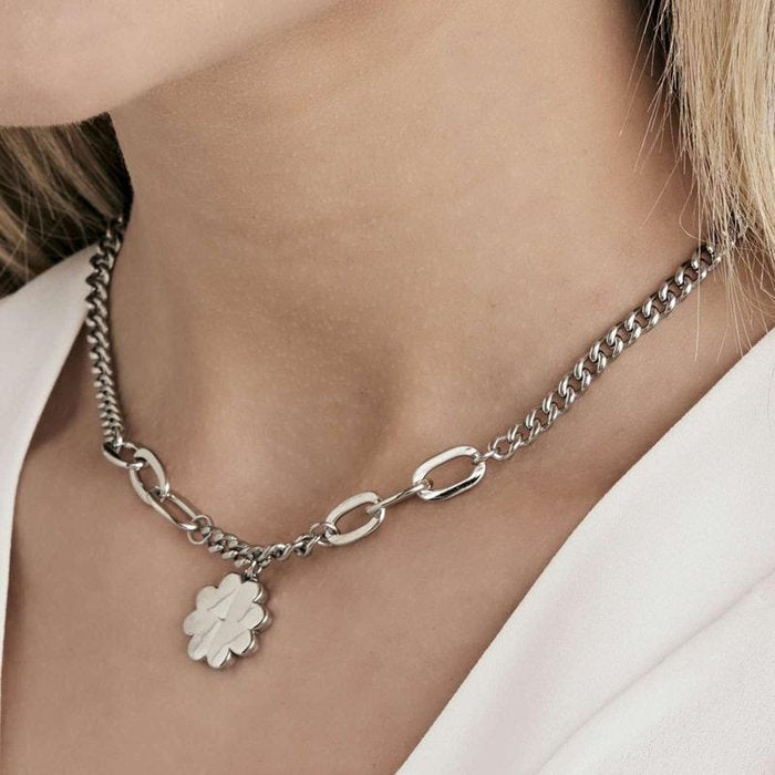 Collana in acciaio con quadrifoglio