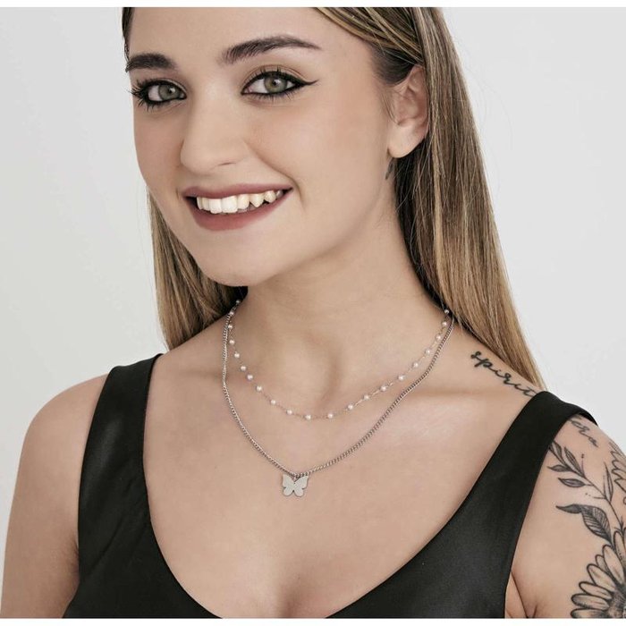 Collana in acciaio con farfalla