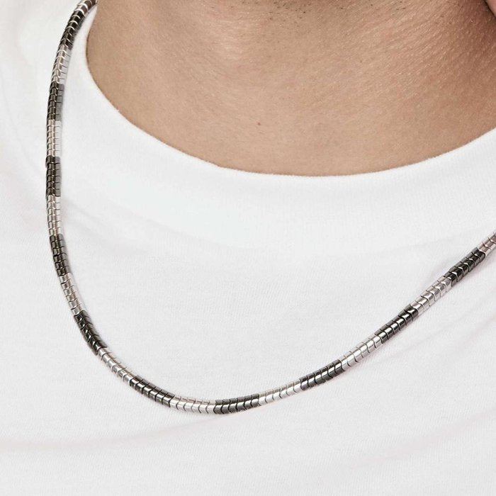 Collana in acciaio