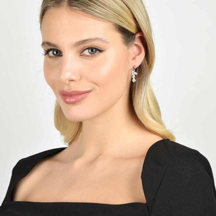 ORECCHINI DONNA IN ACCIAIO CON SCRITTA LOVE CON CRISTALLI BIANCHI