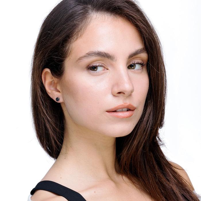 BOUCLES D'OREILLES LIGHT POINT EN ACIER AVEC CRISTAL NOIR