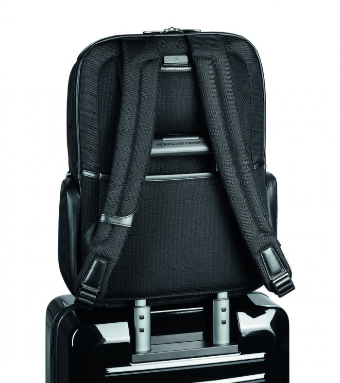 Roadster Pro L Backpack