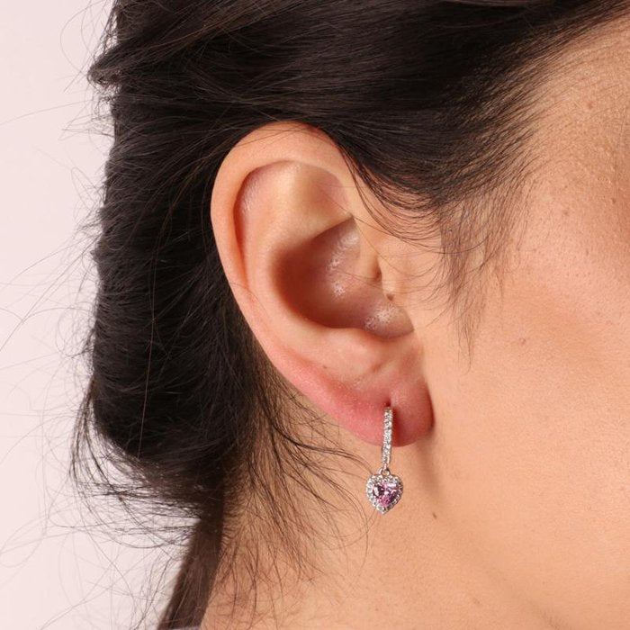 Orecchini in Argento 925 on chiusura a scatto realizzato con zirconi e pendente a forma di cuore con zircone rosa
