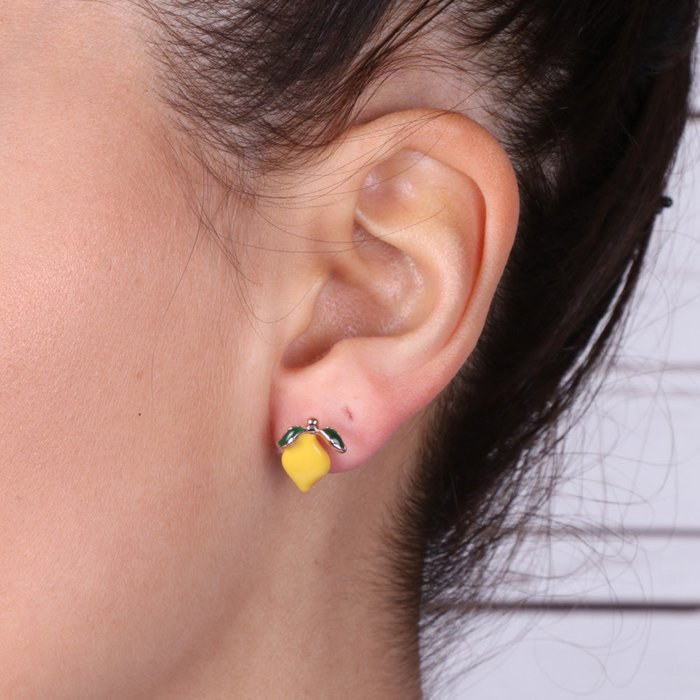 Boucles d'oreilles à tige en métal en forme de citron, ornées d'émaux colorés