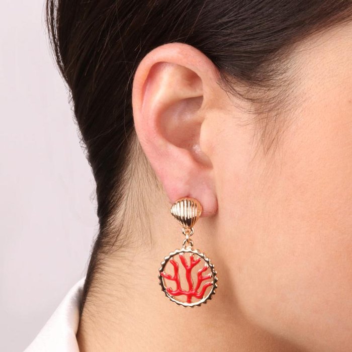 Boucles d'oreilles en métal avec corail rouge
