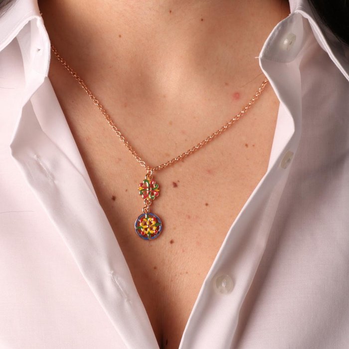 Collier en métal avec majolique de Caltagirone ornée d'émaux colorés