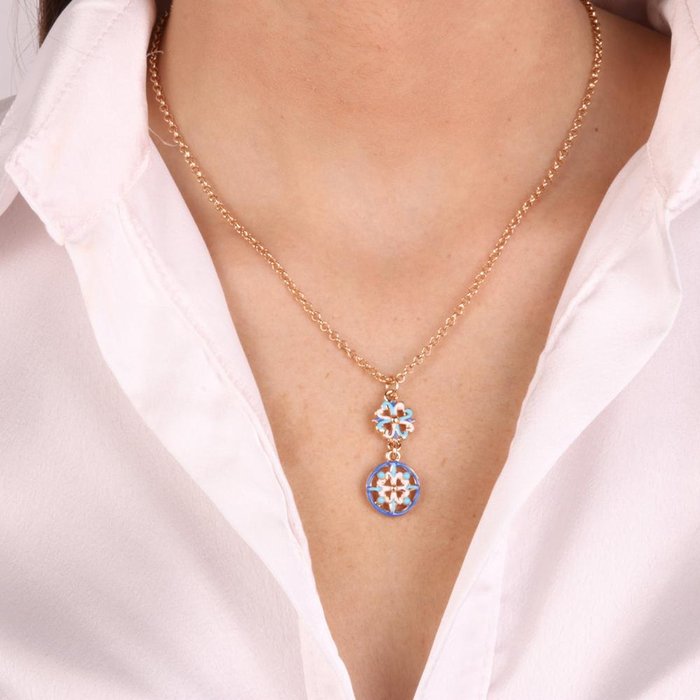 Collier en métal avec majolique colorée