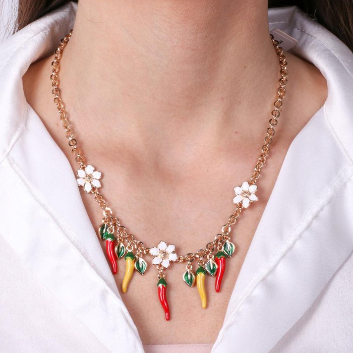 Collana in Metallo con peperoncini colorati
