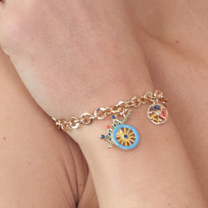 Metal bracelet with rolo mesh, with Sicilian cart pendant embellished with colored enamels