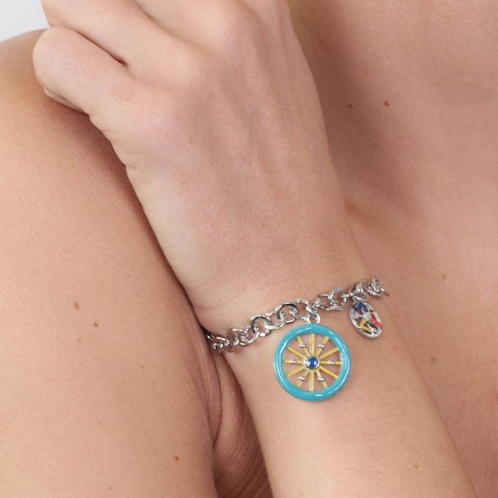 Metal bracelet with rolo mesh, with Sicilian cart wheel pendant embellished with colored enamels