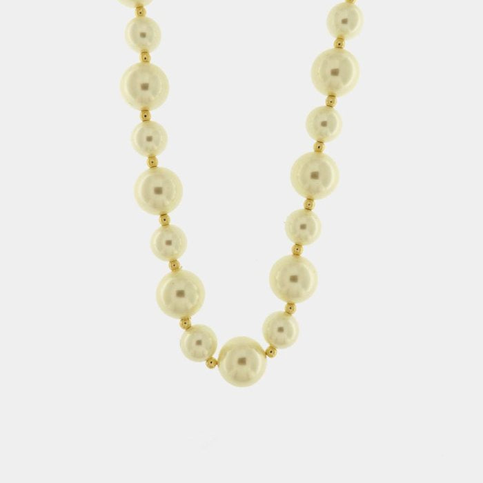 Collier en métal avec perles